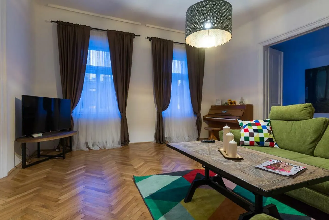 Contacten van Milly\'S Apartment